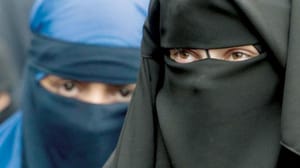 DEAŞ üyesi iki Alman vatandaşı kadın, Berlin’e iade edildi