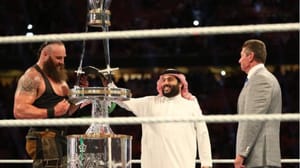 Al eş-Şeyh WWE Şampiyonu Strowman’a kupasını verdi