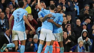 Manchester City şampiyonluğa koşuyor