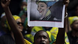 Winnie Mandela son yolcuğuna uğurlandı