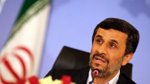 Ahmedinejad’a yakınlığıyla bilinen gazeteciye gözaltı
