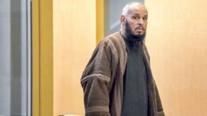 Fransa, Cezayirli İmam Hadi Doudi’yi radikal söylemlerinden dolayı sınır dışı etti