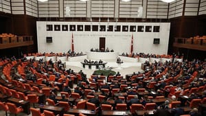 Erken seçim Türkiye’yi ekonomik krizden kurtaracak mı?