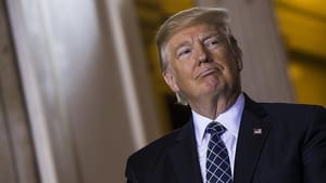 Trump, Apple CEO’su Cook ile ticareti görüştü