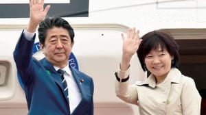 Trump ve Abe görüşmesinde ilk gündem maddesi Kuzey Kore