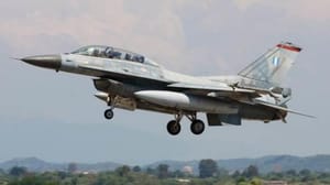 Yunanistan’da savaş uçağı düştü: 1 ölü