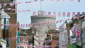 Kraliçe Elizabeth düğün töreni provasına katıldı