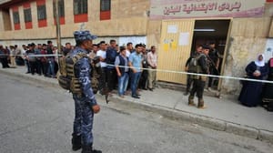 Irak seçimlerinde oy kullanma işlemi devam ediyor