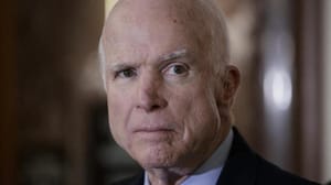 Beyaz Saray yetkilisi Senatör McCain’in hastalığıyla dalga geçti