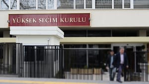 AK Parti aday listesini YSK’ye sundu