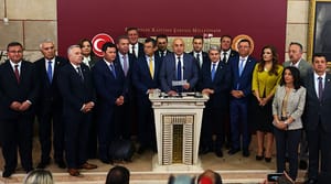 İYİ Parti’ye katılan 15 milletvekili yeniden CHP’ye döndü