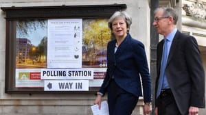 İngiltere’deki seçimler Theresa May için bir sınav olacak
