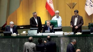 İran parlamento başkanlığına dair sıcak savaş