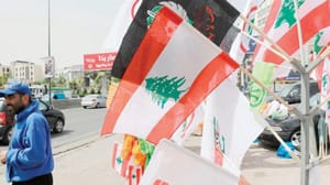 Uçurumun kenarında dans eden Lübnan