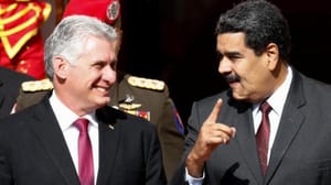 Küba Devlet Başkanı’ndan Maduro’ya destek