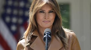 Melania Trump’tan ‘buradayım’ mesajı