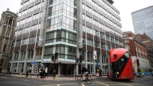 Facebook skandalı sonrası Cambridge Analytica faaliyetlerine son veriyor