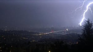 İstanbul’da şiddetli yağış hava trafiğini aksattı