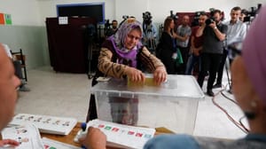 Türkiye genelinde oy verme işlemi başladı
