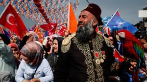 Seçim sandıklarında Osmanlı modası ve düğün kıyafetleri