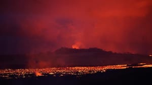 Hawaii’de yanardağı izlemek isteyenlere gözaltı