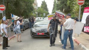 Netanyahu’ya yargı yolu: Savılık mahkemeye gönderiyor