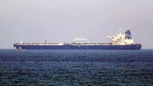 Ekonomistlerden dünyaya Babu’l Mendeb ve Hürmüz uyarısı