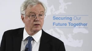 Brexit Bakanı istifa etti