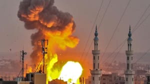 İsrail, Gazze’de Hamas’a ait yerleri bombalıyor