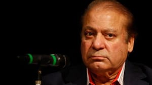 Navaz Şerif Pakistan’a dönüyor