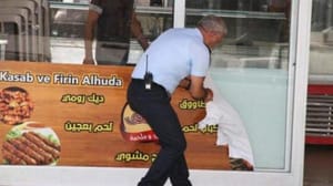 Türkiye’de Suriyelilerin yoğun yaşadığı bölgelerdeki Arapça tabelalar kaldırılıyor