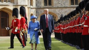 Trump, 2. Elizbeth ile bir araya geldi