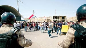 Irak mahkemesi vekillerin emekli maaşını askıya aldı