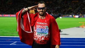 Ramil Guliyev erkekler 200 metrede altın madalya kazandı