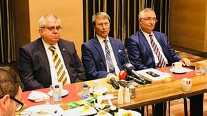 İYİ Parti’nin üç kurucu üyesi istifa etti