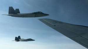 Amerikan ve Rus jetleri karşı karşıya