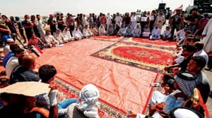 Basra’da öfkeli halk İran sınırını kapattı