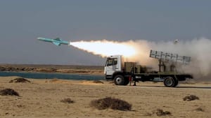 Basra Uluslararası Havalimanı’na füze saldırısı