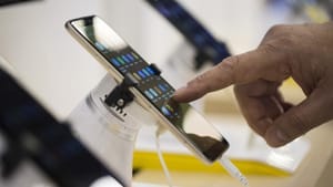 Fransa’da bilgisayar ve cep telefonlarına yıllık vergi geliyor
