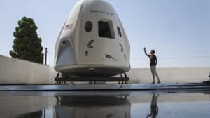 SpaceX açıkladı: Ay’a turistik yolculuk yakında başlıyor