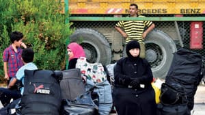 Lübnan’dan Suriye’ye dönen erkek mülteciler zorla askere alınma tehdidiyle karşı karşıya