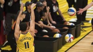 Warriors kazandı, Thompson rekor kırdı