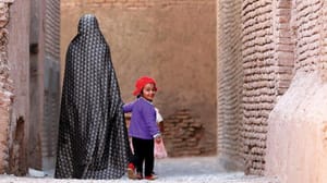 Taliban, Afganistan’da iki bölgeyi ele geçirdi