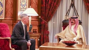 Bahreyn Kralı ve ABD Savunma Bakanı ile görüştü