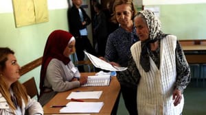 Bosna, derin bölünmelere rağmen Cumhurbaşkanlığı Konseyi üyelerini seçiyor