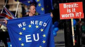İngiliz bakanlar May’in Brexit tavizlerine karşı istifa ile tehdit etti