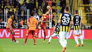 Derbide ilk gole dikkat