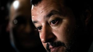 İtalya’da ‘küçük etnik dükkanlara’ saat ayarı