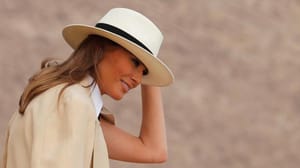 Melania Trump’tan kıyafetlerini eleştirenlere yanıt
