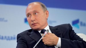 Putin, Hariri’nin danışmanına ‘dostluk nişanı’ verdi